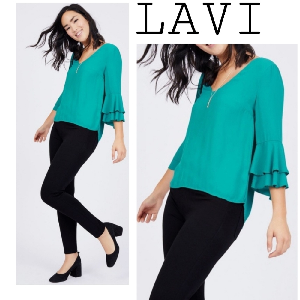 green ruffle bell sleeved top. Sz Lrg